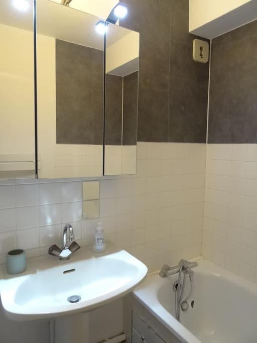Appartement Au Coeur Du Village Avec Parking Prive Mijoux Εξωτερικό φωτογραφία