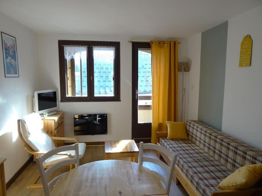 Appartement Au Coeur Du Village Avec Parking Prive Mijoux Εξωτερικό φωτογραφία